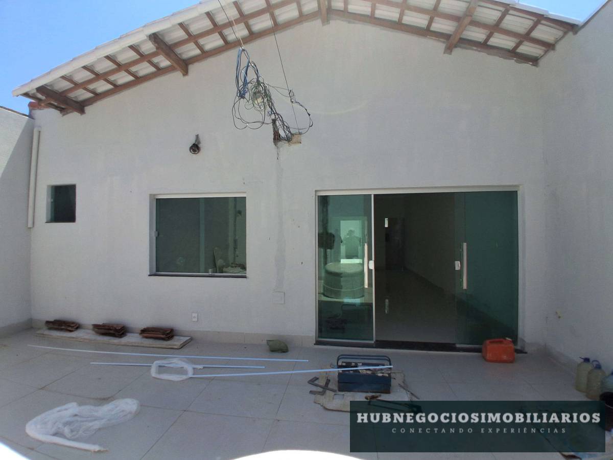 Casa à venda em Montes Claros, Santa Rita I, com 3 quartos, 150,00m² - Hub Gestão Imobiliária