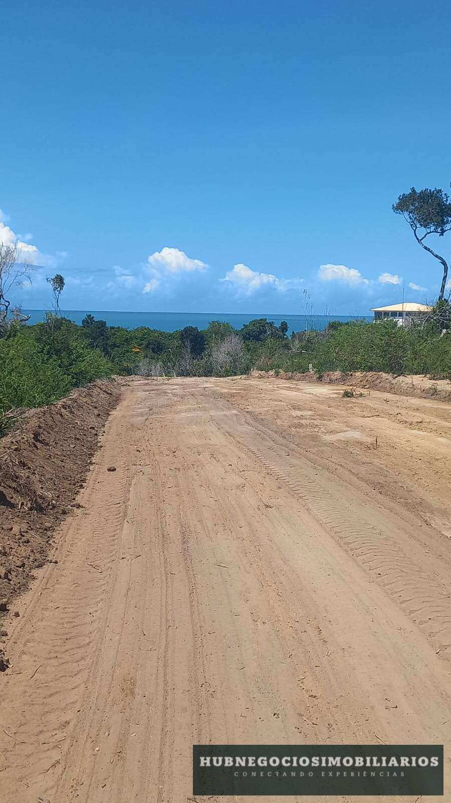 Terreno à venda em Santa Cruz Cabrália, 360m²